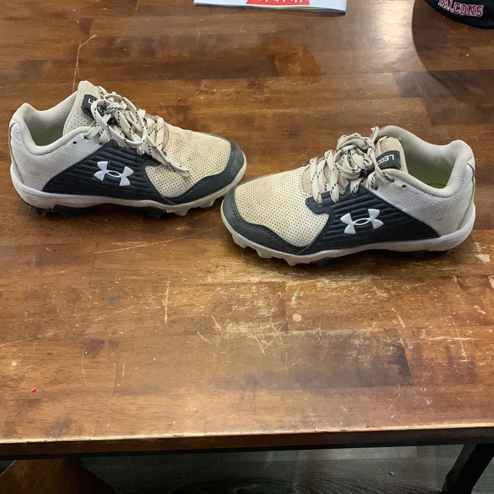 Girls Under Armour softball cleats, size 13K